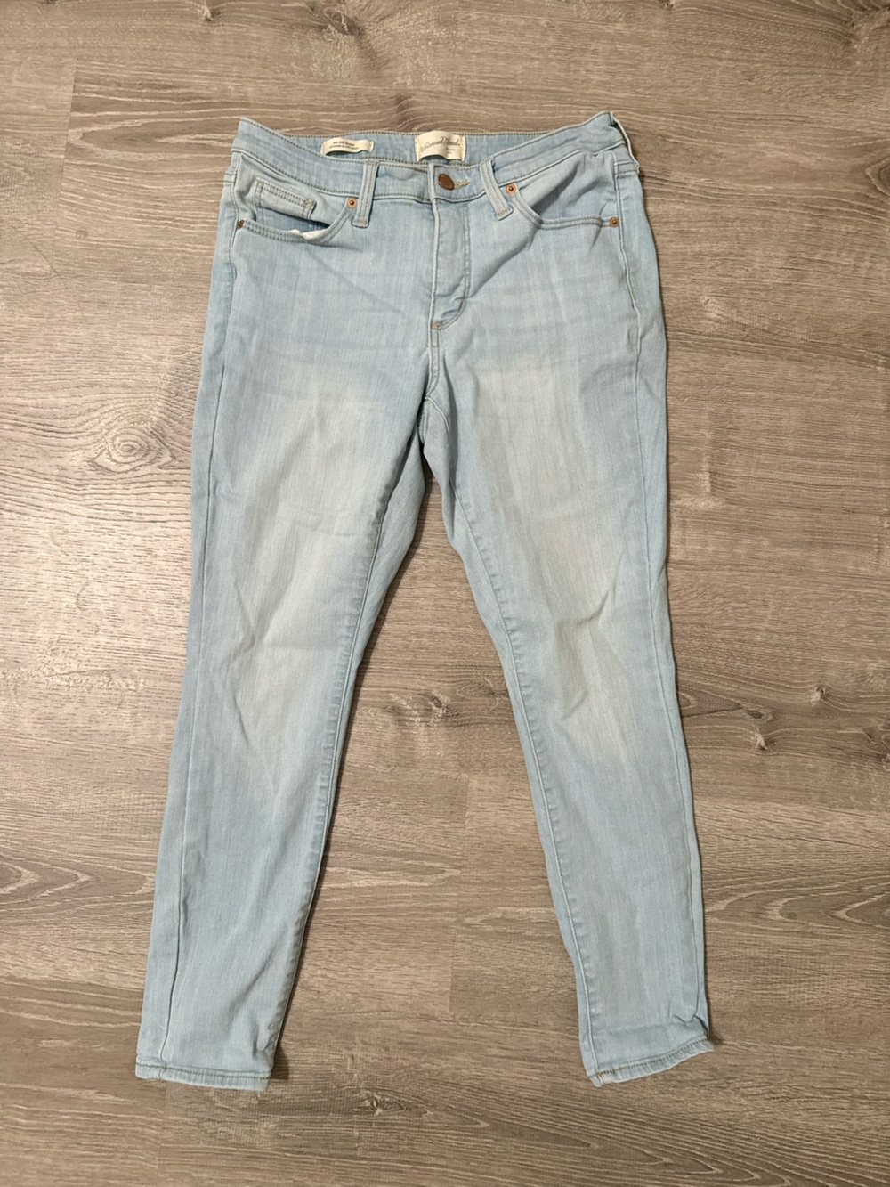 Universal Thread Light Wash Skinny Jeans